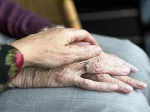 Kisah Ummu Hamid yang Rezekinya Lancar karena Membantu Orang Tuanya