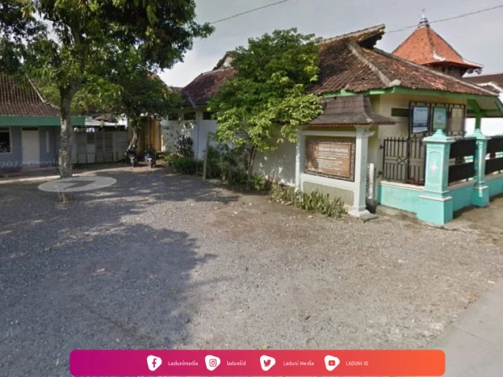 Ziarah di Makam KH. M. Marwan, Pendiri Pesantren Raudlathuth Thalibin Demak