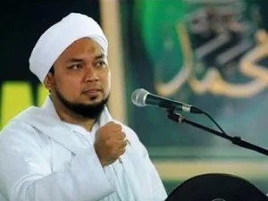 Kiai Azaim Ingatkan Alumni Sukorejo Tidak Patut Posting Pendapat Wahabi