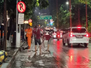 Banjir Surabaya, Dinas PU: 200-an Pompa Air Dikerahkan Agar Banjir Cepat Surut