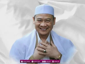 Biografi KH. Uci Turtusi, Pengasuh Pondok Pesantren Salafiyah Al-Istiqlaliyah Cilongok, Tangerang