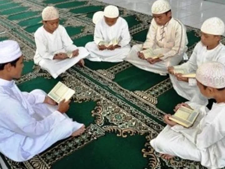 Penghafal Al-Qur’an Harus Memperhatikan Beberapa Etika Ini