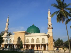 Lintas Ziarah dan Bertawassul di Makam KH. Syarqawi Sumenep