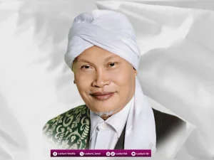Biografi Prof. Dr. KH. Abdul Hadi Ahmuza., M.A., Pengasuh Pesantren Darul Ma'wa (Futuhiyyah Ndalem) Demak