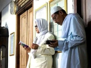 Mengenal Lebih Dekat KH Habibulloh Zaini Lirboyo: Teladan Kebersahajaan dan Sosok Pencinta Ilmu