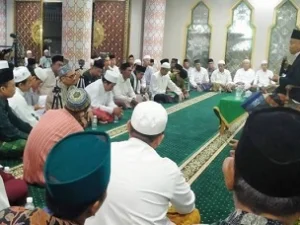 Kiai Asep Saifuddin Chalim Pimpin Tahlil 7 Hari Gus Sholah
