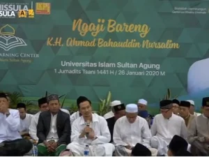 Gus Baha: Islam itu Disampaikan dengan Rileks Bahasa Kerennya, dengan Santuy