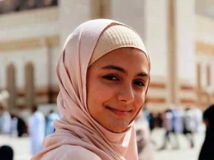 Jadi Gadis Belanda yang Mualaf, Amanda Rawles Perankan Wanita Berhijab
