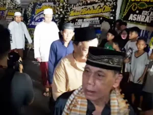 Keluarga BCL Laksanakan Tahlilan untuk Almarhum Ashraf Sinclair