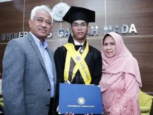 Mahasiswa Tuna Rungu Ini Berhasil Lulus Camlaude di UGM, Begini Kisahnya