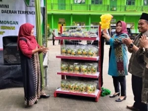 Ciptakan Wirausahawan, SMK Ma’arif NU Lamongan Gelar Pelatihan Mini