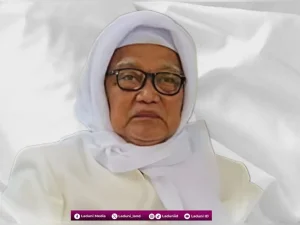 Biografi KH. M. Anwar Manshur, Pendiri Pesantren Putri Hidayatul Mubtadi-aat Kediri