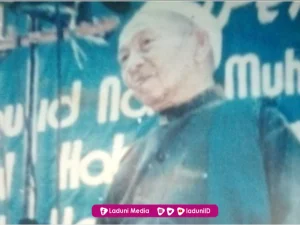 Biografi KH. Misbah Mustafa