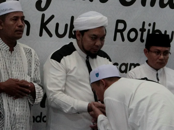 KHR. Azaim Ibrahimy: Kedengkian menjadi Penghalang Turunnya Rahmat Allah