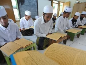 Warga NU Tidak Boleh Meninggalkan Ngaji Kitab Kuning