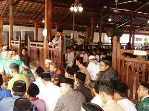 Perjalanan Ziarah ke Buntet, Gedongan, Kempek Hingga Lirboyo