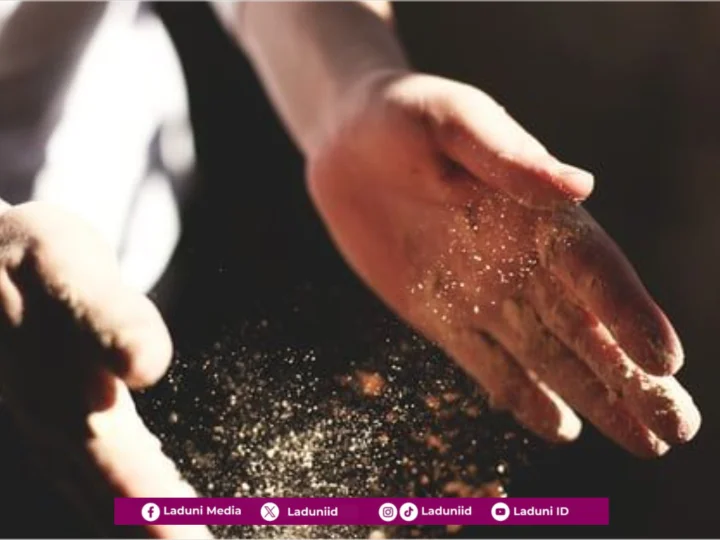 Kemarahan Nabi sebab Adanya Kesalahan Seseorang dalam Berfatwa terkait Tayamum yang Mengakibatkan Kematian