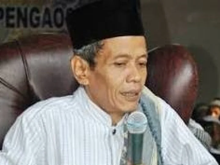 Catatan KH. Haris Shodaqoh Soal Corona; Antara Menjaga Tauhid dan Taat Pemerintah
