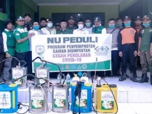 Tim NU Peduli Pulung Lakukan Penyemprotan Disinfektan dan Sosialisasi Kesehatan