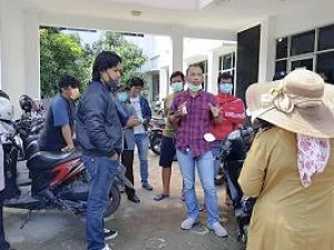 Tim NU Peduli Karawang Bagikan Hand Sanitizer ke Pesantren dan Masjid