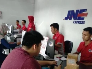 Dukung Pemerintah Tanggulangi Covid-19, JNE Beri Diskon 50% Khusus Masker