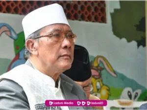 Biografi KH. Abdul Aziz Masyhuri