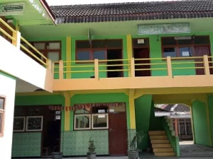 Pesantren Al-Khoiriyah Probolinggo
