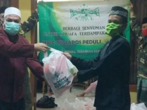 Peduli Terhadap Masyarakat Kurang Mampu, NU Tapos Berikan Bantuan Sembako