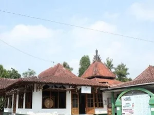 Ziarah di Makam KH. Abdul Qodir, Masyayikh Pesantren Al-Munawwir Krapyak