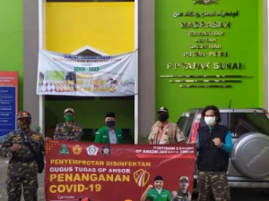 Lagi, Ansor Jaktim Lakukan Penyemprotan Desinfektan di Masjid dan Pondok Pesantren