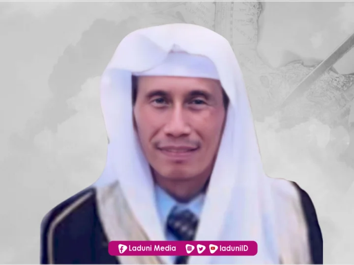 Biografi KH. Abdul Latif Madjid, Pengasuh Pesantren Kedunglo Al-Munadhodhoroh Kediri