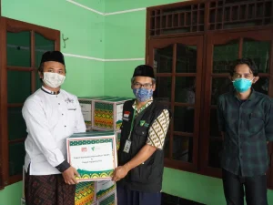 LKNU Serahkan Bantuan Sembako Kepada Masyarakat Terdampak Covid-19