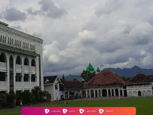 Ziarah di Makam KH. Ma'roef Kedunglo, Rais Syuriyah Pertama NU Kediri