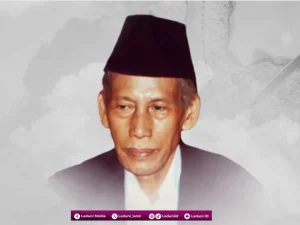 Biografi KH. Abdul Madjid Ma’roef QS RA, Pengasuh Pesantren Al Munadhoroh, Kediri
