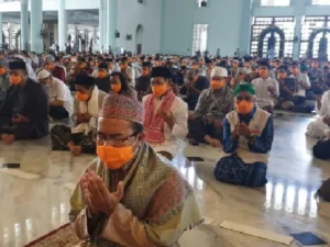 Hukum Shalat Menggunakan Masker di Tengah Pandemi COVID-19