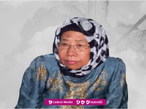 Biografi Nyai Hj. Umroh Mahfudzoh