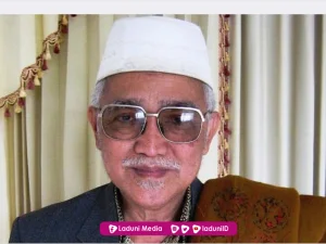 Biografi KH. Abdul Aziz Manshur