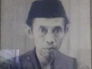 Mbah Hasyim Mengantar Santrinya ke Kajen