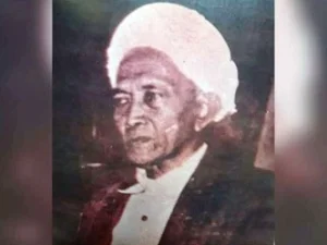 Kisah KH. Zaini Mun'im Saat Harus Memilih Antara Ilmu dan Emas