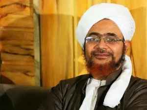 Habib Umar bin Hafidz: Manfaatkanlah Masa Mudamu