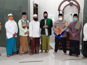 Ustadz Ma’ruf Khozin: Jumatan Bersama Kapolsek