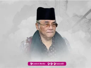 Biografi KH. Fu'ad Mun'im Djazuli, Pendiri Pondok Pesantren Nurul Falah Ploso