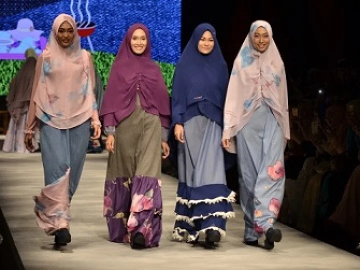 Apa Perbedaan dari Jilbab, Kerudung, dan Busana Muslim?