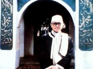 Kisah Karomah Abah Anom Menaklukkan Kapten yang Sombong