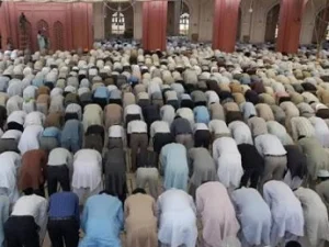 Bagaimana Hukumnya Belum Selesai Baca Fatihah, Imam Sudah Rukuk?