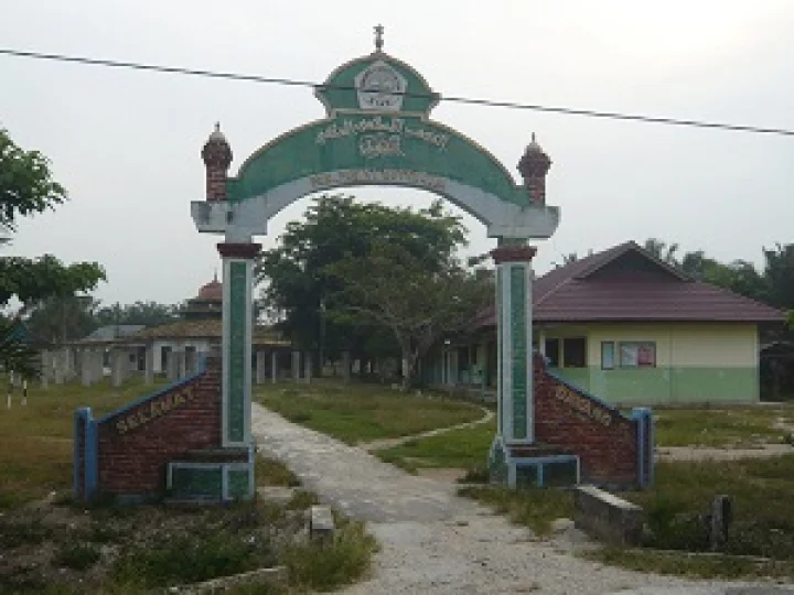 Pesantren Al-Muttaqien Riau
