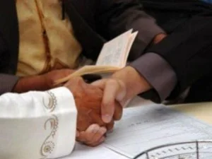 Anak Lahir di Luar Nikah, Bolehkah Ayahnya Menjadi Wali?