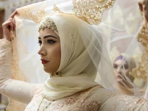 Bolehkah Mempelai Wanita Menjama' Shalat ketika Resepsi ?