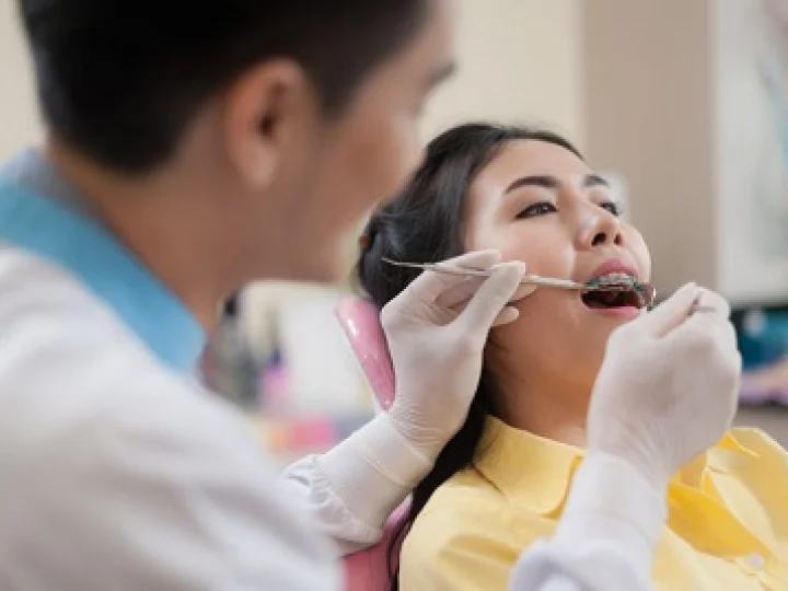 Bagaimana Hukumnya Meratakan Gigi untuk Kecantikan?