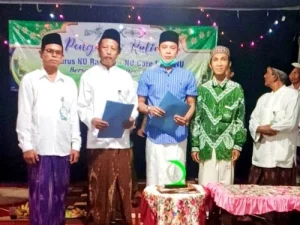 Besarkan NU, Kepala Desa Bulu Serahkan Aset Desa